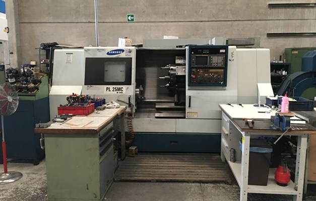 TORNIO CNC A BANCO INCLINATO SAMSUNG PL 25MC / 1000 -- anno 2002  